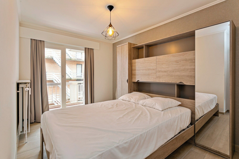 Room 3, Apartment in Blankenberge With Sea Views, West-Vlaanderen