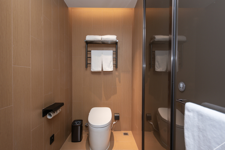 Bathroom 3, JI Hotel Tianjin Free Trade Zone Binhai Station, Tianjin