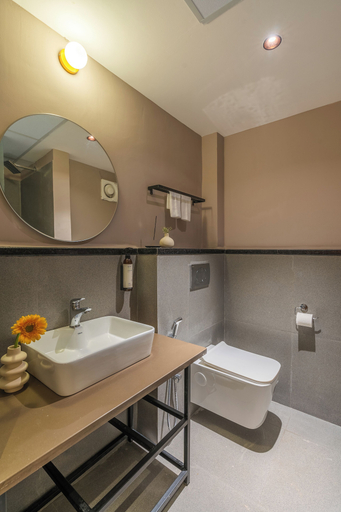 Bathroom 3, Minimalist Panjim, North Goa