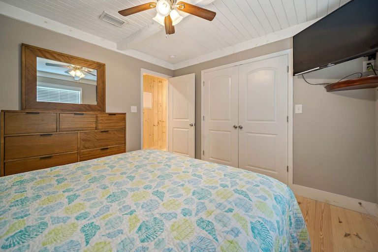 Room 3, Don t Worry Beach House 3 2 2 Blocks to Beach, Baldwin