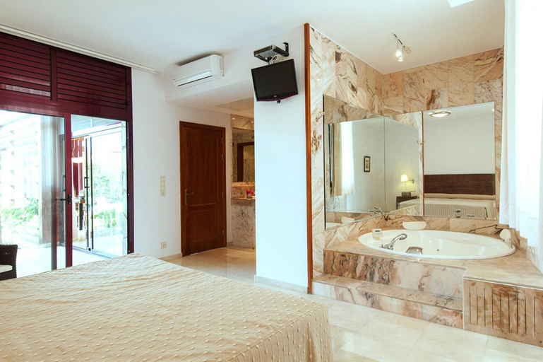 Room 2, Holiday Home in Puerto Rico With Garden, Las Palmas