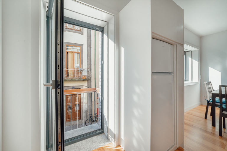 Room 5, Downtown Sunny Apartment by Vacationy, Porto