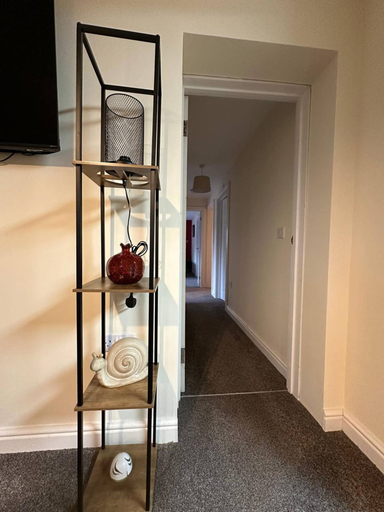 Room 5, Flat With the View in Stroud, Gloucestershire