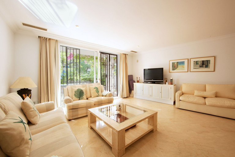 Living area 3, Apartment in Marbella Near the Beach, Málaga