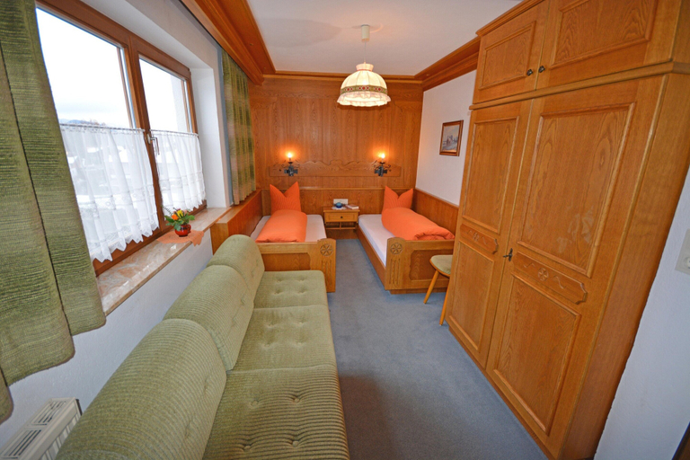 Room 2, Apartment in Pitztal With Mountain Views, Imst