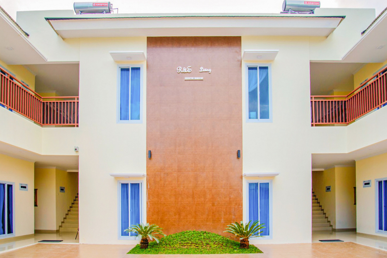 Exterior & Views 3, RedDoorz syariah near Universitas Islam Riau, Pekanbaru