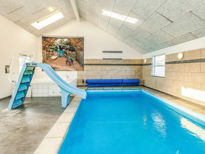 Pool 4, 4 Star Holiday Home in Idestrup, Guldborgsund