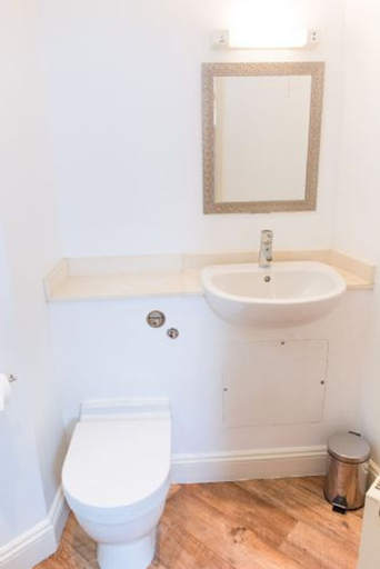 Room 2, Host Stay Apartment 7 York Terrace, Norfolk