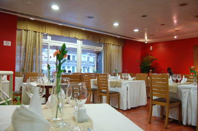 Food & Drinks 5, Onomo Hotel Maputo, Maputo