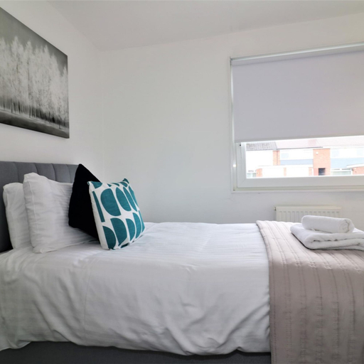Room 2, Barons Court - Paisley, Renfrewshire