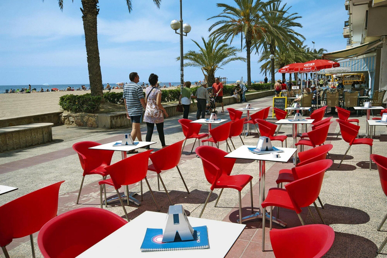 Dining 2, Apartment in Calafell With a Shared Pool, Tarragona