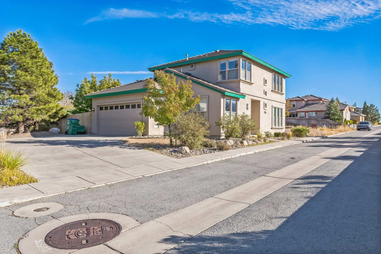 Room 3, Beautiful Sunsets at 3BR Villa in Reno, Washoe