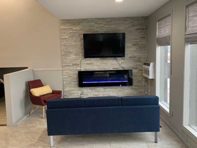 Public Area 3, Super 8 by Wyndham Kirksville, Adair