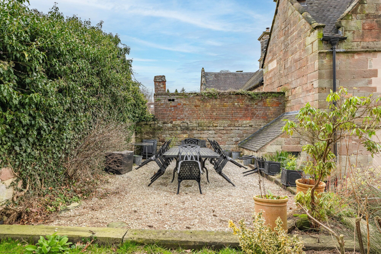 Room 4, Host Stay Old Hall - Middle Mayfield, Staffordshire