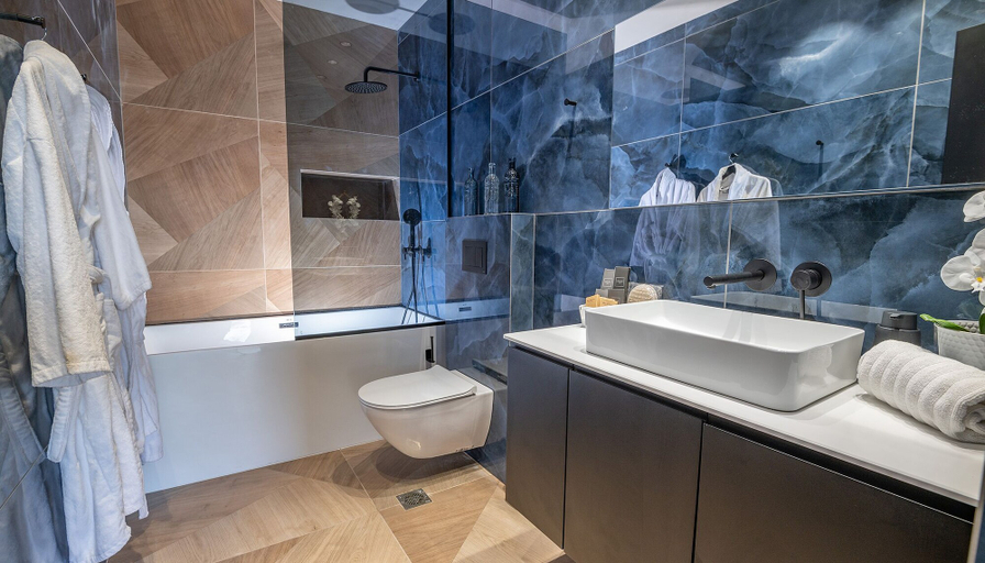 Bathroom 2, Naomi Boutique Suites