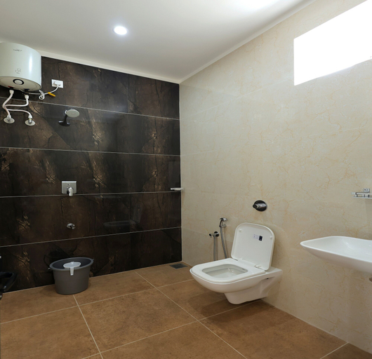 Bathroom 4, Anglo Resort, Puducherry