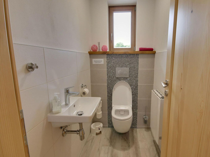 Bathroom 3, Beautiful Pondside Villa, Jablonec nad Nisou