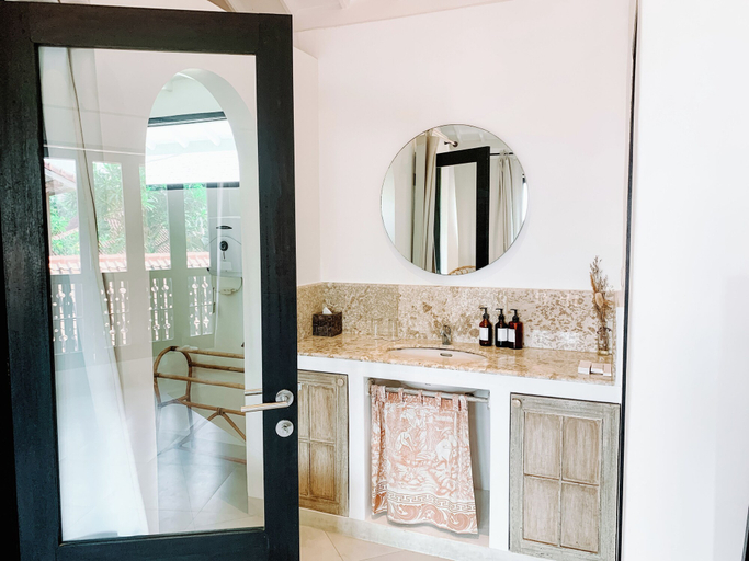 Bathroom 7