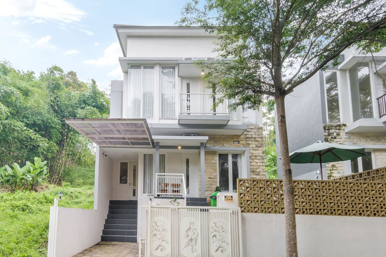 Calma Edelweiss Villa Lawang Malang, Pasuruan