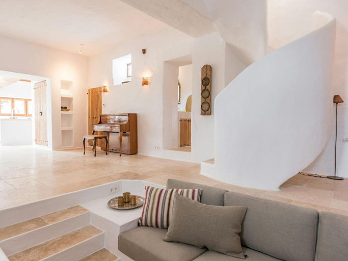 Living area 5, Holiday Home With Spacious Rooms, Baleares