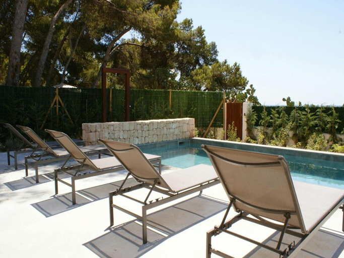 Pool 4, Holiday Home in Santa Eulalia, Baleares