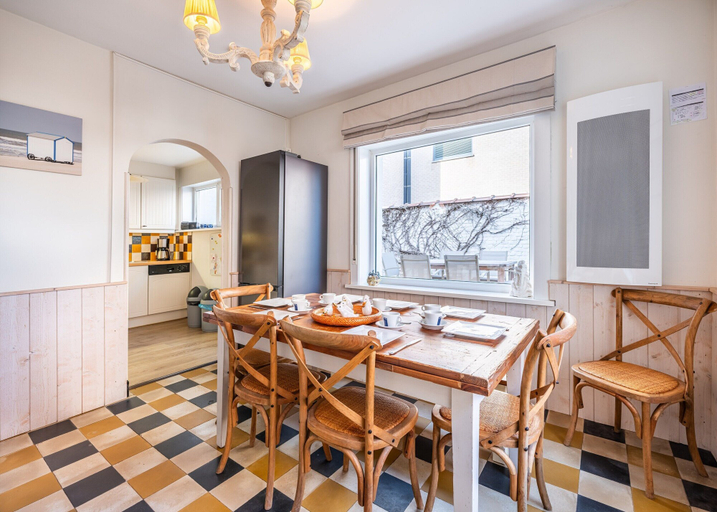 Dining 4, Villa Near Belgian Coast With Sea Views, West-Vlaanderen