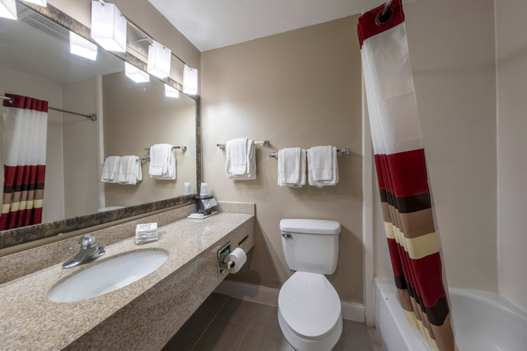 Bathroom 4, Red Roof Inn Dahlgren - Naval Base, King George