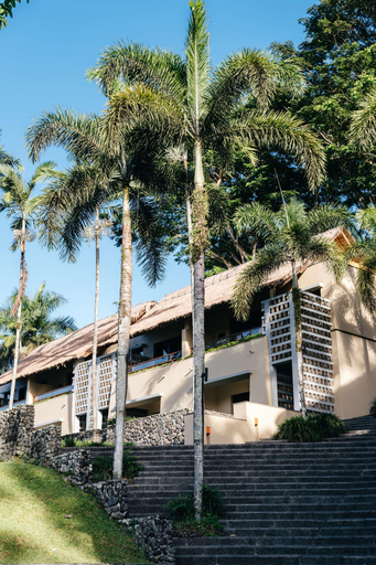 Exterior 1