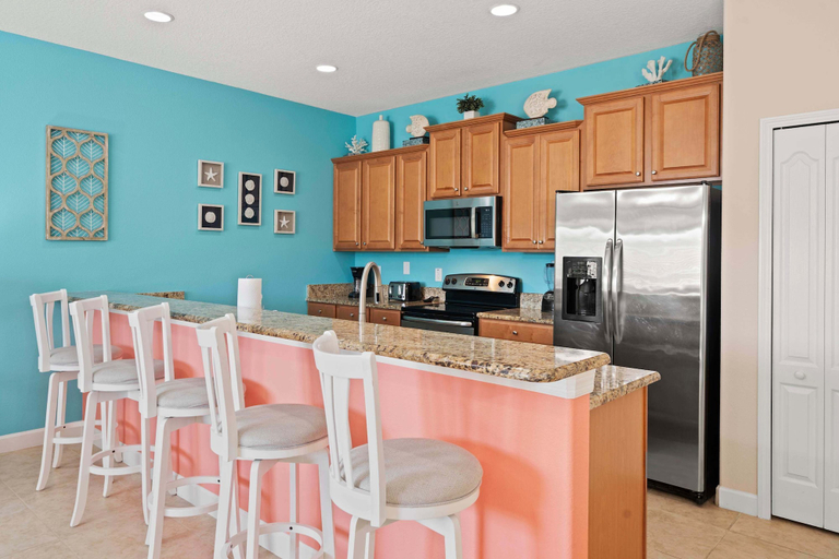 Room 4, Welcome to Your Luxury Moana Villa, Osceola