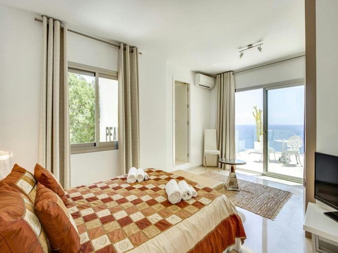 Room 3, Beautiful Villa With Leisure Activities, Baleares