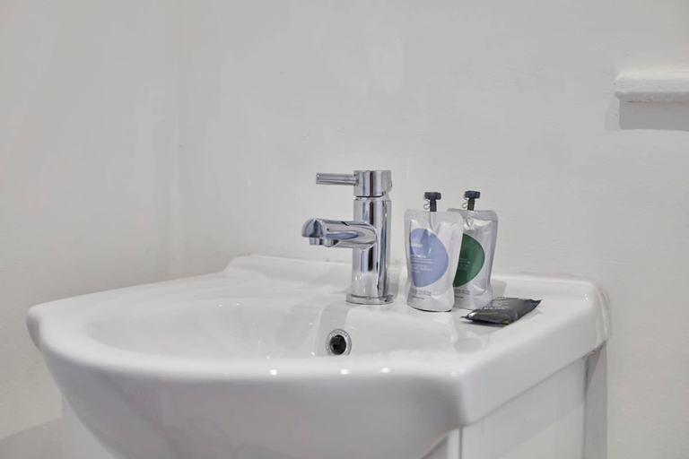 Room 5, Host Stay Jubilee Close, North Yorkshire