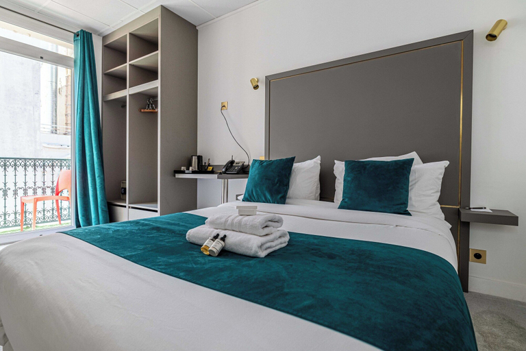 Room 2, Hotel Avaton - Deluxe Bedroom With Private Balcony, Alpes-Maritimes