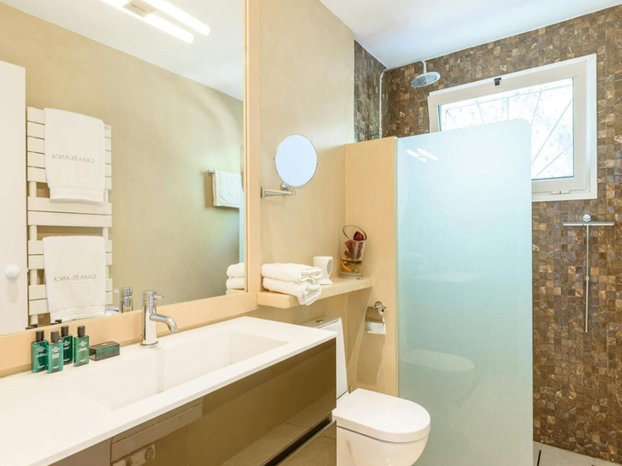Bathroom 2, Magnificent Holiday Home With View, Madrid
