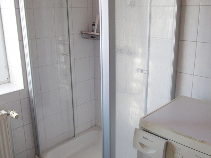Bathroom 2, Allergiker Freundliches Haus in Nessmersiel, Aurich
