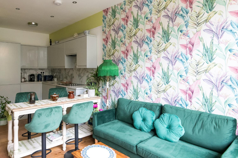 Others 5, Flat in London, London