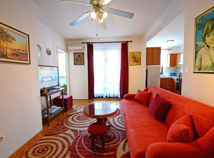 Living area 5, Apartment With Scenic View, Poreč