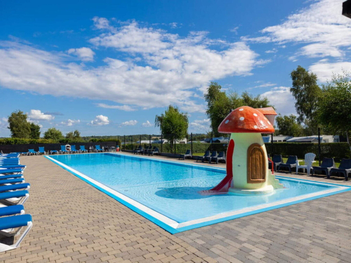 Pool 2, 8 Person Holiday Park Home in Vipperod, Holbæk