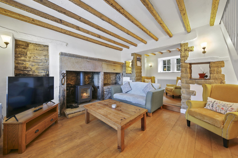 Room 4, Host Stay Bradley House, Derbyshire