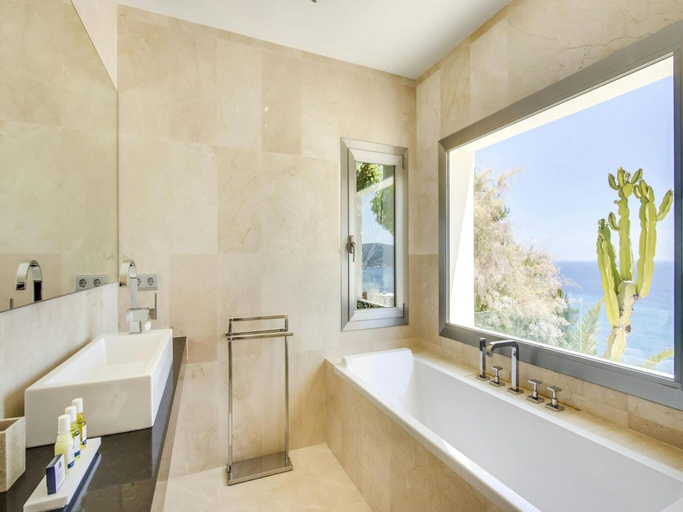 Bathroom 2, Beautiful Villa With Leisure Activities, Baleares