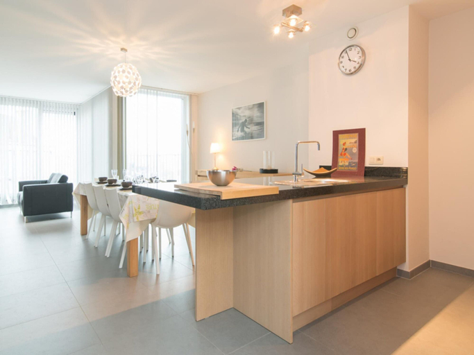 Private kitchen 2, Penthouse in Ostend With sea View Dining, West-Vlaanderen