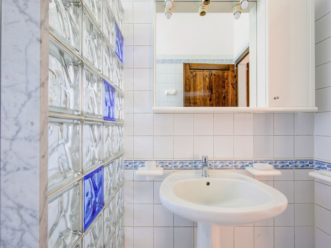Bathroom 4, Apartment in Peccioli with Pool and Wine Tasting, Pisa