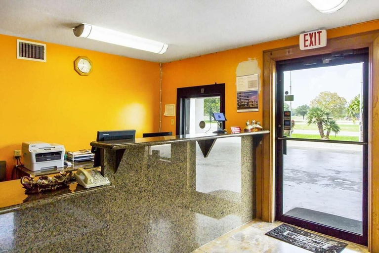 Public Area 2, Scottish Inn & Suites, Wharton