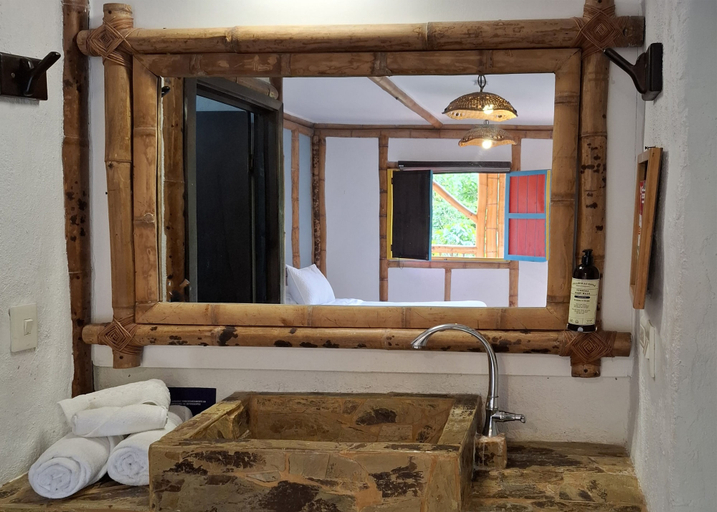Bathroom 3, MuchoSur Filandia, Filandia
