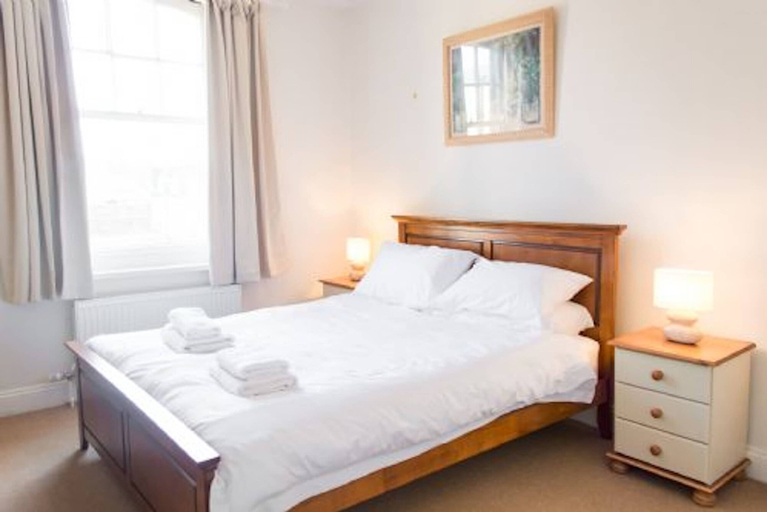 Room 2, Host Stay Apartment 5 York Terrace, Norfolk