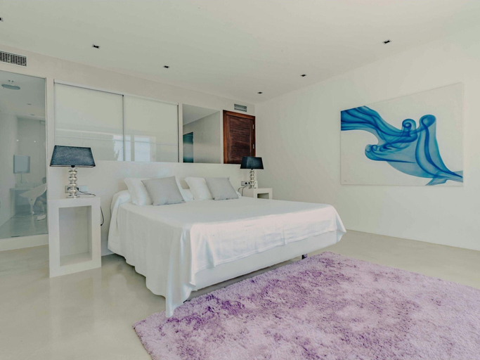 Room 3, Holiday Home With Whirlpool Bathtub, Baleares