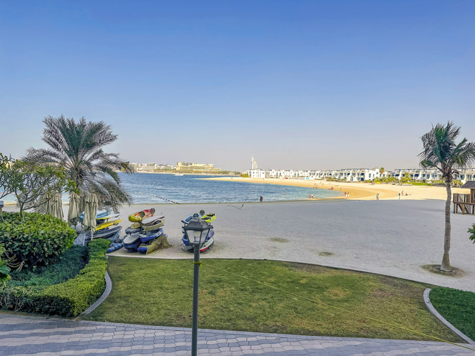 Room 4, Short-stay at Al Haseer - 4 Beds Palm Holiday Apt, Dubai