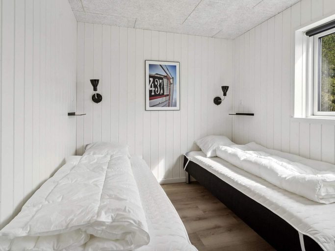 Bedroom 5, 5 Star Holiday Home in Romo, Tønder