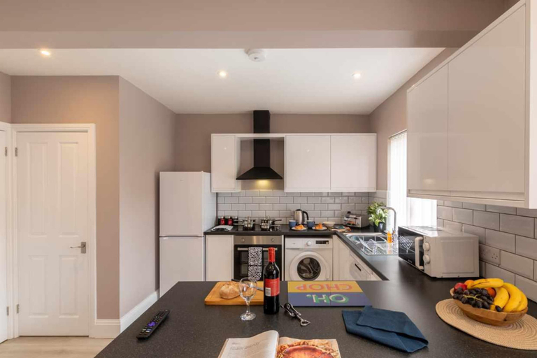 Room 2, Buckingham House - Spacious 3-bedroom, Lancashire