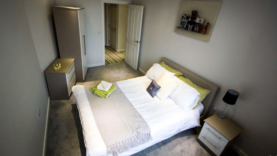 Others 2, Stayzo Self Catering Accommodation 3 -bradford UK, Bradford