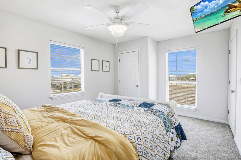 Room 2, Camp David Side B- Pool Beach View, Baldwin